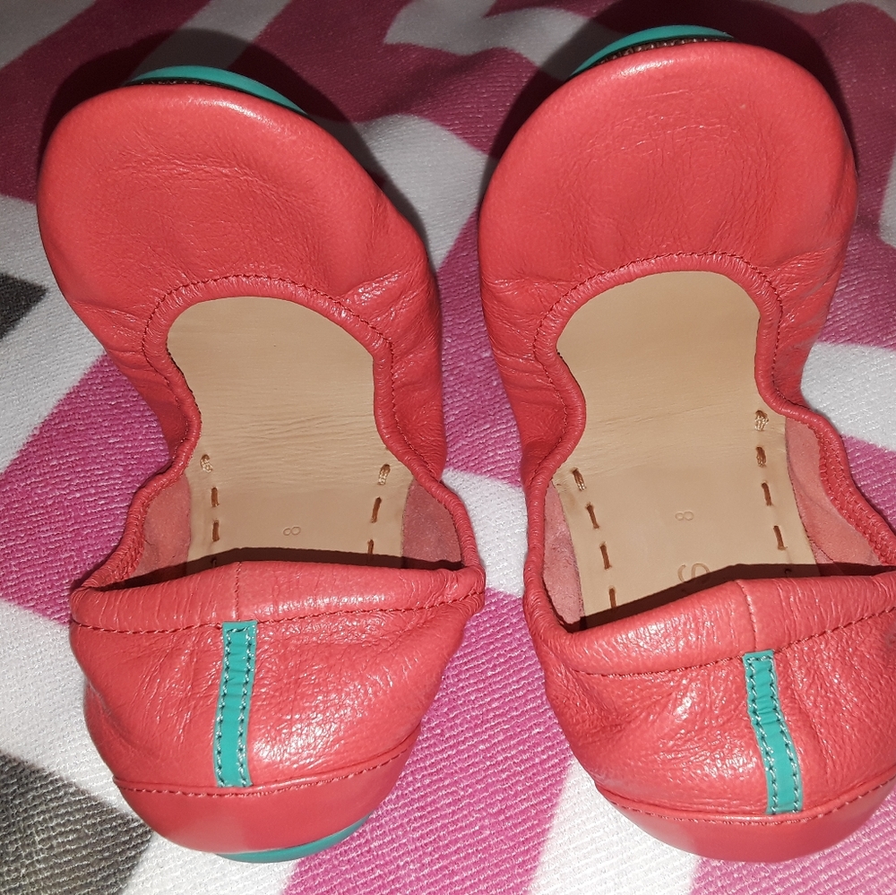 Size 8 Poppy Tieks